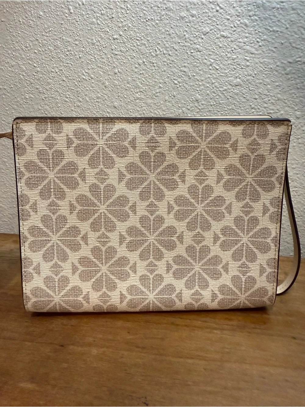 Kate Spade Floral Spade Wristlet Clutch Cream Taupe Like New